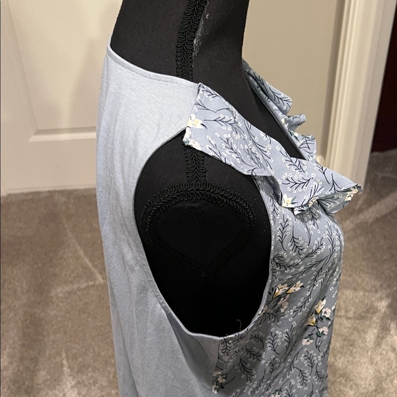 LOFT Light Blue Sleeveless Floral Top - Picture 4 of 6